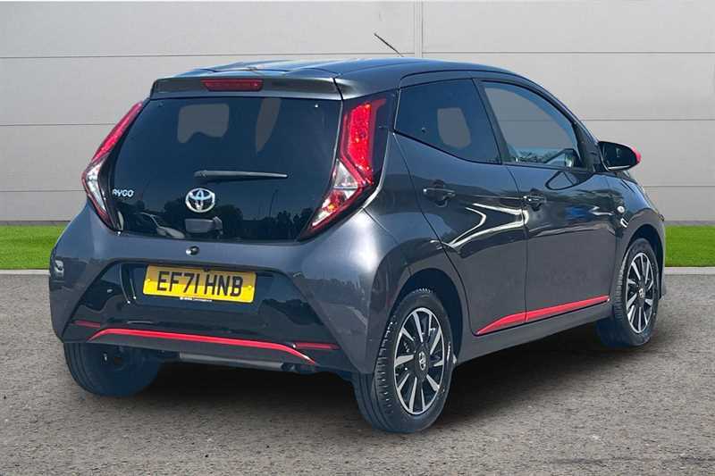 Toyota Aygo 1L X-play White #12