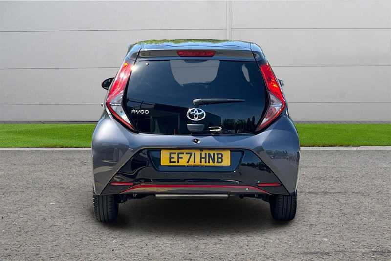 Toyota Aygo 1L X-play White #7