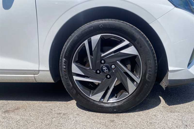 Hyundai I20 1.0T Gdi 48V Mhd Se Connect Dct White #6