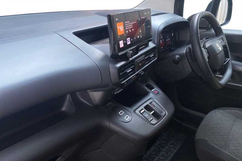 Vauxhall Combo-e Life Prime White #7