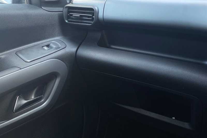 Vauxhall Combo-e Life Prime White #40