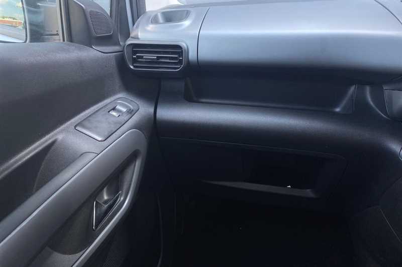 Vauxhall Combo-e Life Prime White #41