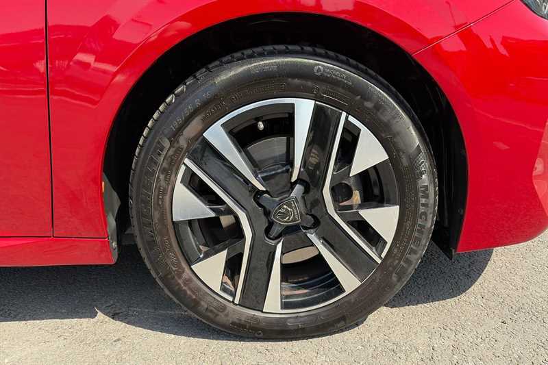 Peugeot 208 1.2 Puretech 100 Allure Red #6