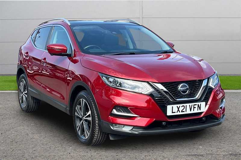 Nissan Qashqai 1.3 Dig-t 160 157 N-connecta Dct Glass Roof Red
