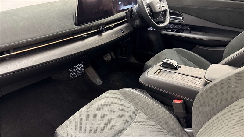 Nissan Ariya 178Kw Evolve 87Kwh 22Kwch Black #2