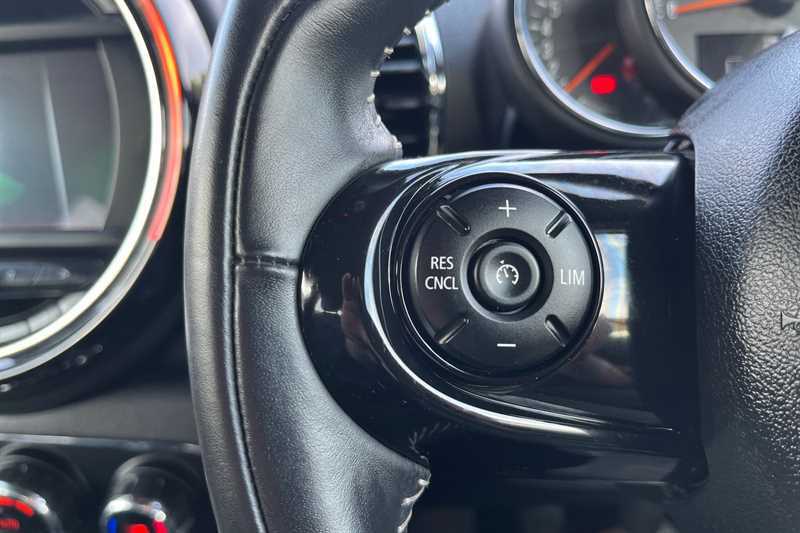 Mini Clubman 2.0 Cooper S Exclusive 6Dr Red #17