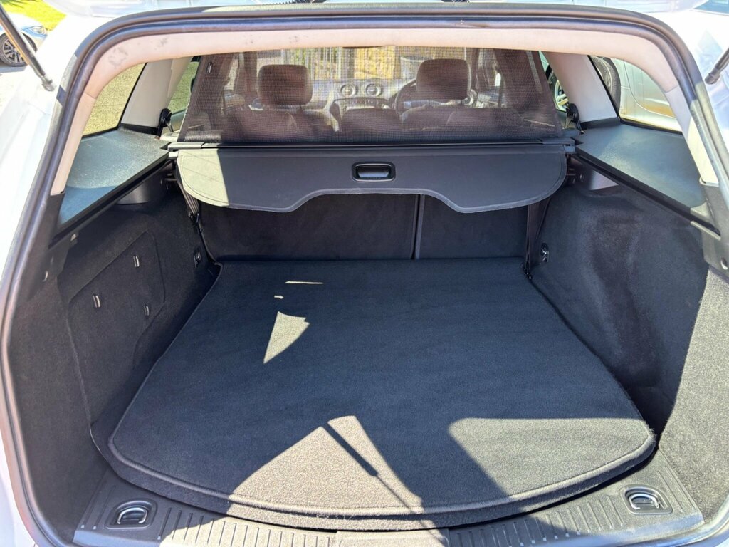 Ford Mondeo  Brown #27
