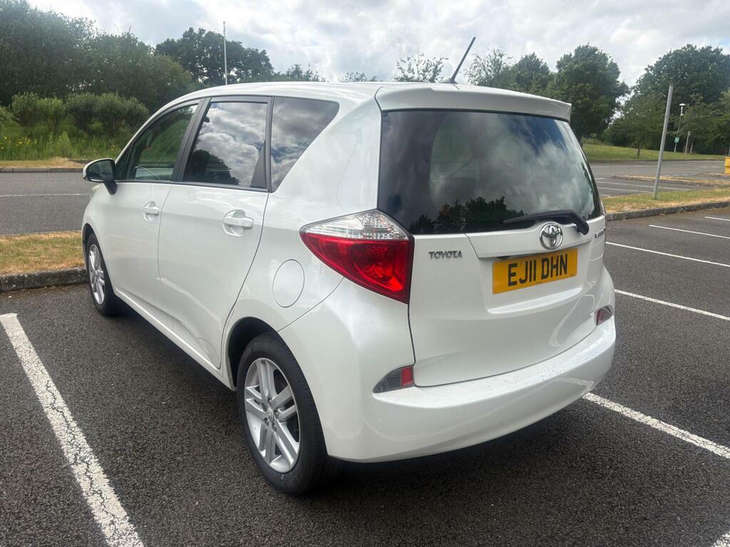 Toyota Verso 1.3 Vvt-i T Spirit Hatchback White #4