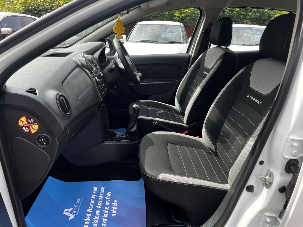 Dacia Sandero Stepway 0.9 Stepway Ambiance Tce 90 White #3