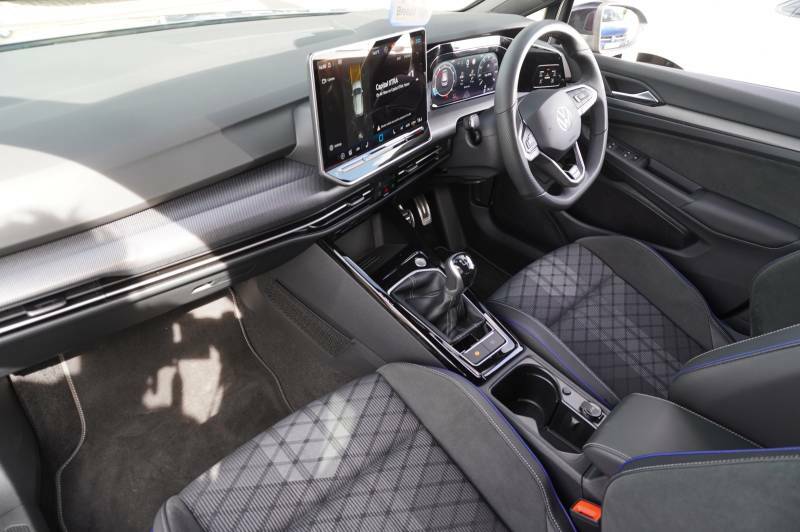 Volkswagen Golf Tsi 150 Black Edition - 2026 75 HJ75EFY Grey #2