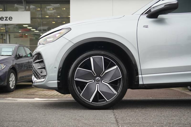 Volkswagen Tiguan Etsi 150 Dsg R-line - 2025 HG75ZWM Silver #5