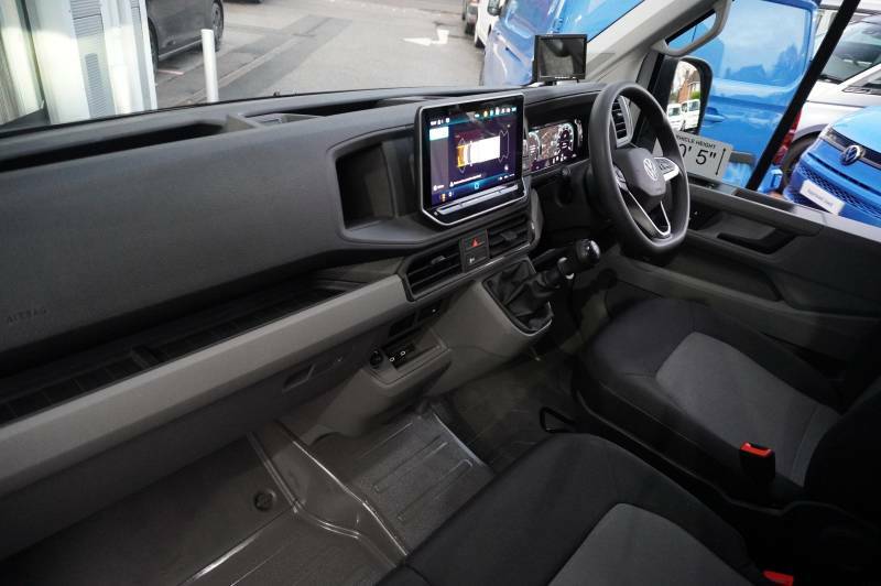 Volkswagen Crafter Cr35 Tdi 140Ps Commerce Bus Etg Luton Tail Lift Co White #2