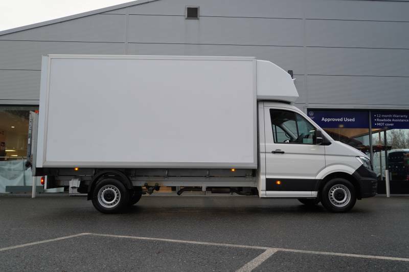 Volkswagen Crafter Cr35 Tdi 140Ps Commerce Bus Etg Luton Tail Lift Co White #3