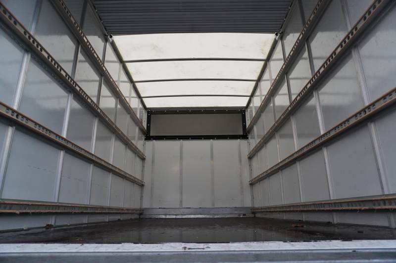 Volkswagen Crafter Cr35 Tdi 140Ps Commerce Bus Etg Luton Tail Lift Co White #6