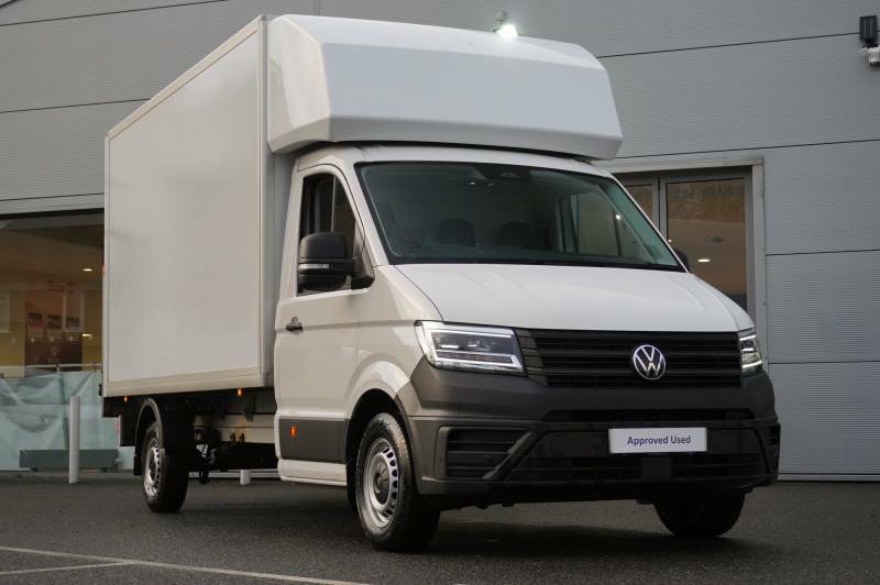 Volkswagen Crafter Cr35 Tdi 140Ps Commerce Bus Etg Luton Tail Lift Co White