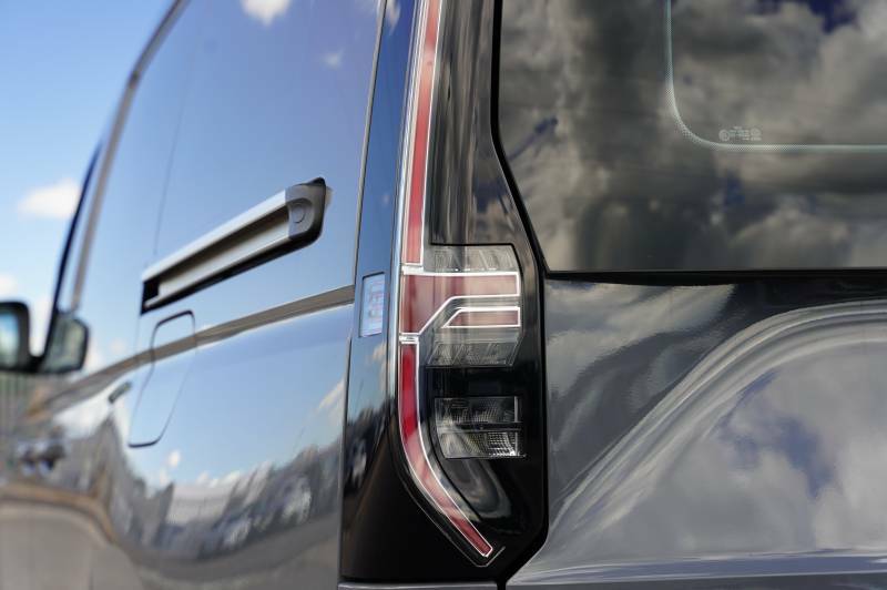 Volkswagen Caddy C20 Cargo Commerce Plus Swb 122 Ps 2.0 Tdi 7Sp Dsg Grey #25