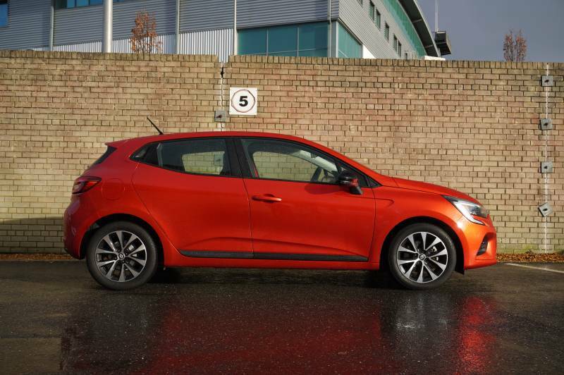 Renault Clio E-tech Full Hybrid 145 Evolution Red #4