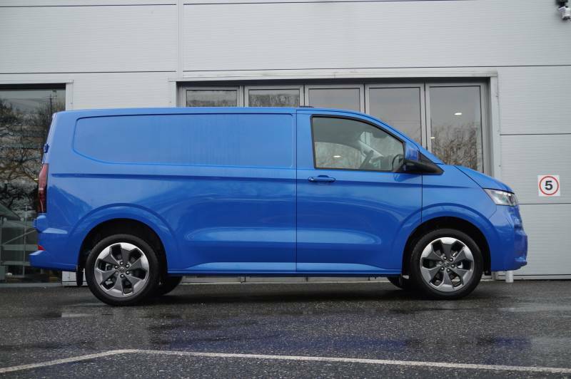 Volkswagen Transporter T28 Tdi 150 Van Commerce Pro Swb Blue #4