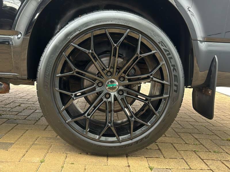 Volkswagen Transporter T32 Tdi Bmt 204 Kombi Van 4Motion Dsg Highline Lwb Black #5
