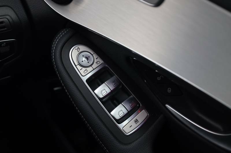 Mercedes-Benz GLC Class 300 E 4Matic White #31
