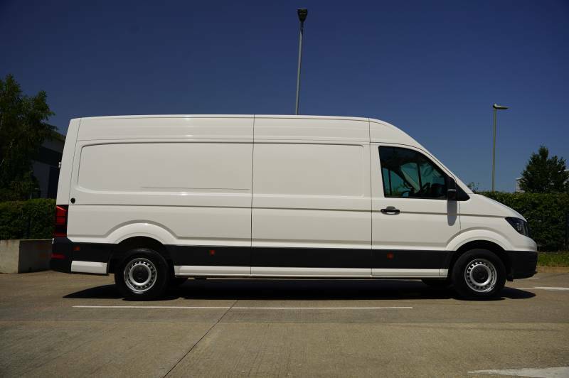 Volkswagen Crafter Cr35 Tdi 140Ps High Roof Van Commerce Plus Lwb White #4