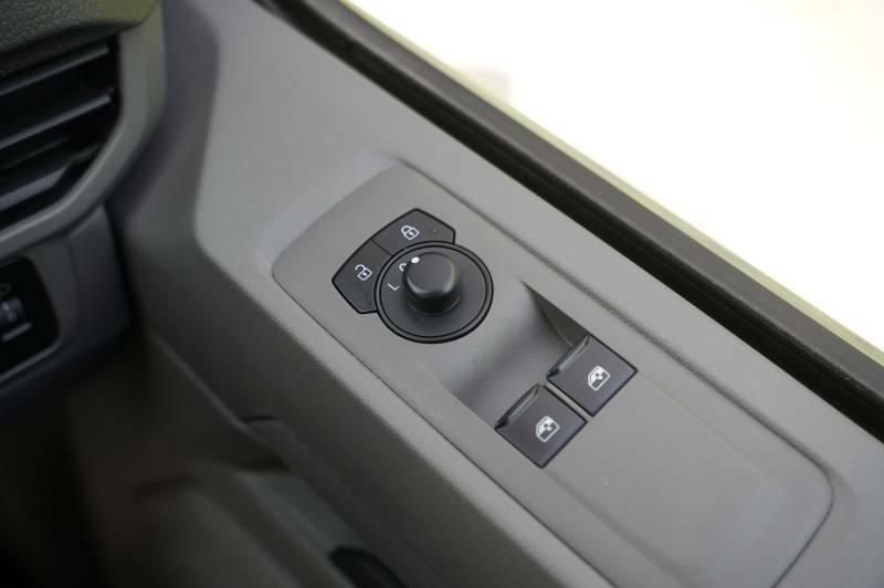 Volkswagen Transporter Mpv Black #18