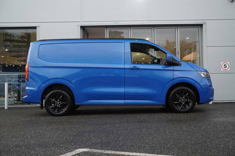 Volkswagen E-Transporter T32 65Kwh Van Commerce Pro Swb Blue #4