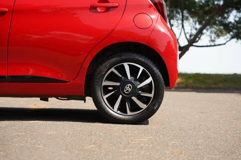 Toyota Aygo Hatchback Air Edition  #25