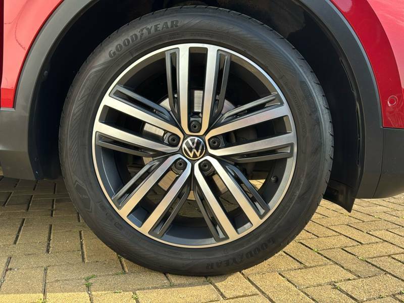 Volkswagen Tiguan Tsi 150 Dsg Elegance Red #5