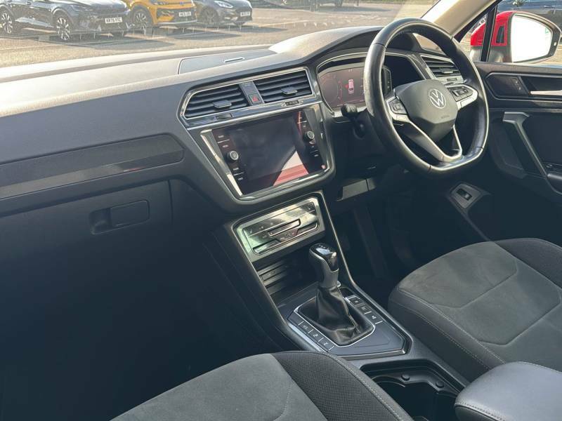 Volkswagen Tiguan Tsi 150 Dsg Elegance Red #2