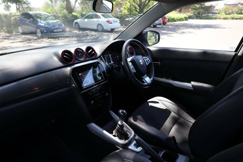 Suzuki Vitara Boosterjet Allgrip S White #2