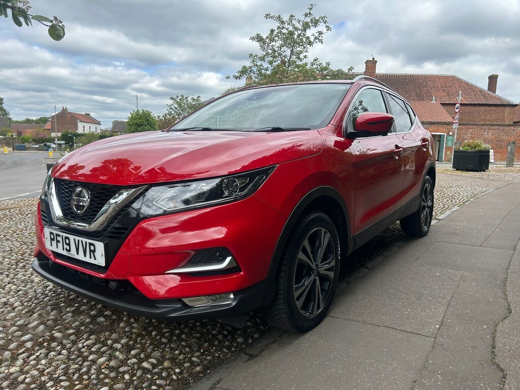 Nissan Qashqai 1.7 Dci N-connecta Red
