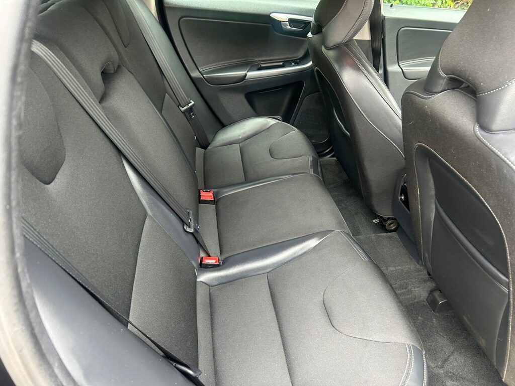 Volvo XC60 D4 181 Se Awd GV64RZK Black #6