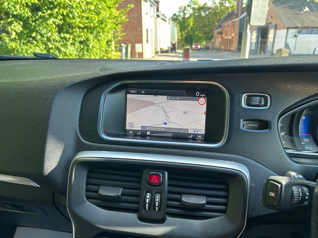 Volvo V40 Hatchback 1.6 D2 R-design 201414 Red #11