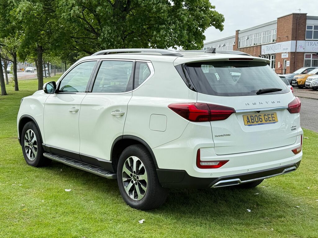 SsangYong Rexton 2.2D Ventura Suv T-tronic 4Wd Euro 6 2 White #4