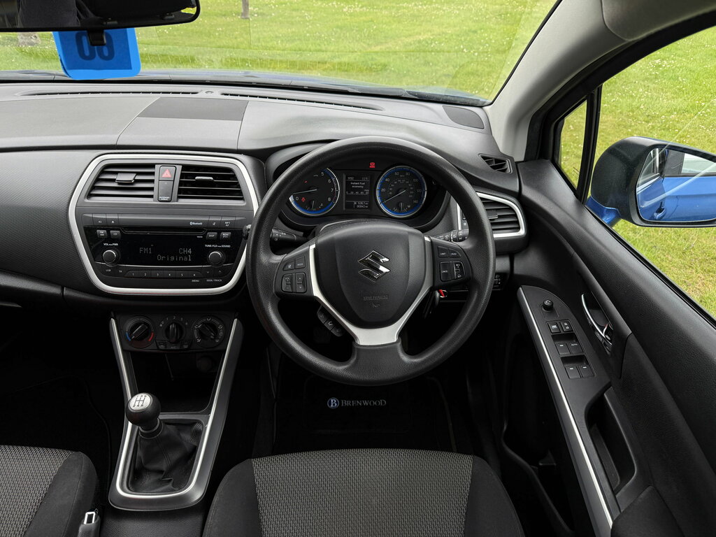 Suzuki SX4 S Cross Hatchback Red #11