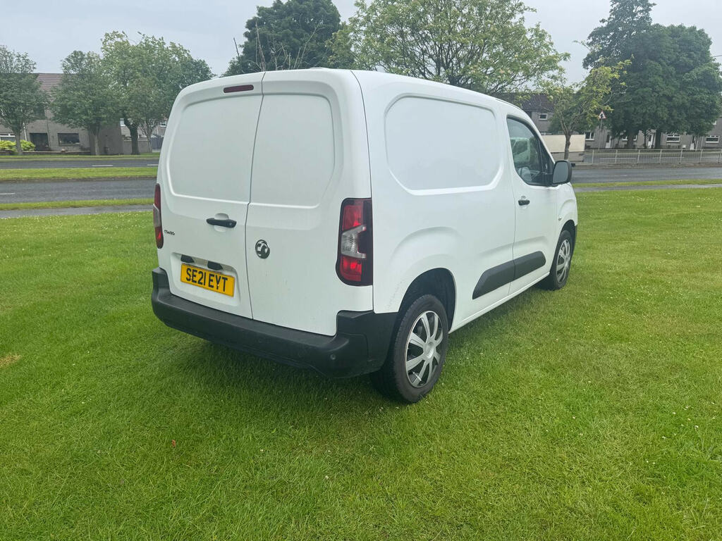 Vauxhall Combo 1.5 Turbo D 2300 Dynamic Panel Van Manu White #4