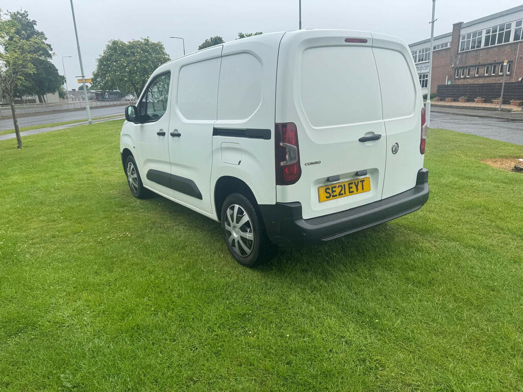 Vauxhall Combo 1.5 Turbo D 2300 Dynamic Panel Van Manu White #3
