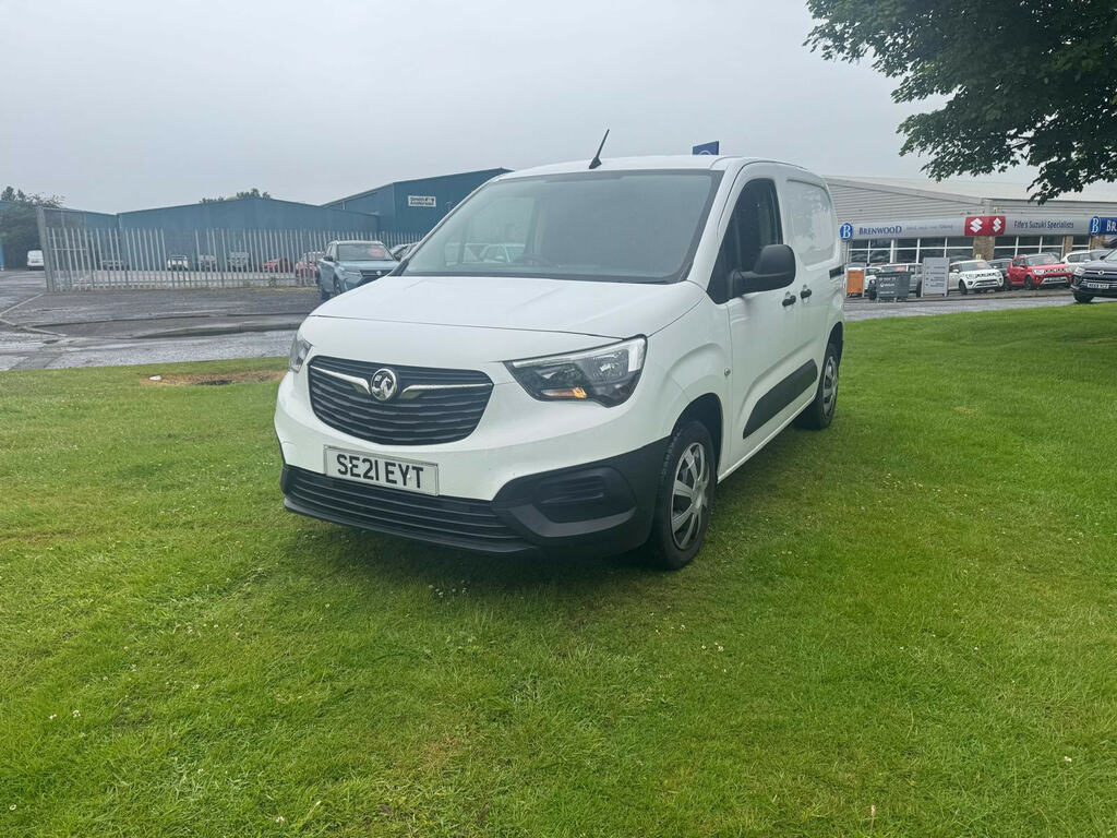 Vauxhall Combo 1.5 Turbo D 2300 Dynamic Panel Van Manu White #2
