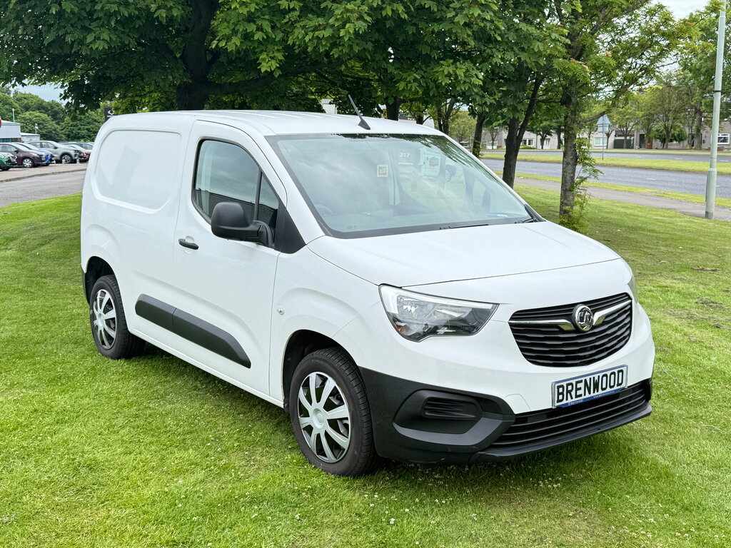 Vauxhall Combo 1.5 Turbo D 2300 Dynamic Panel Van Manu White