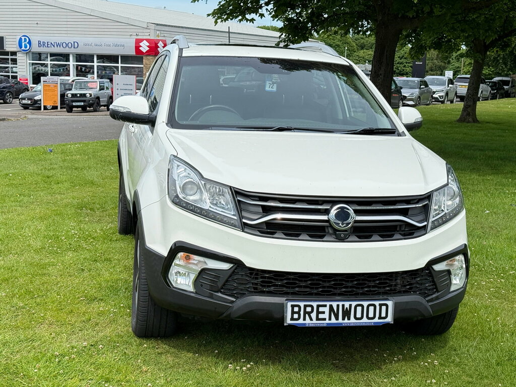 SsangYong Korando 2.2D Ultimate Suv 4Wd Euro 6 178 White #2