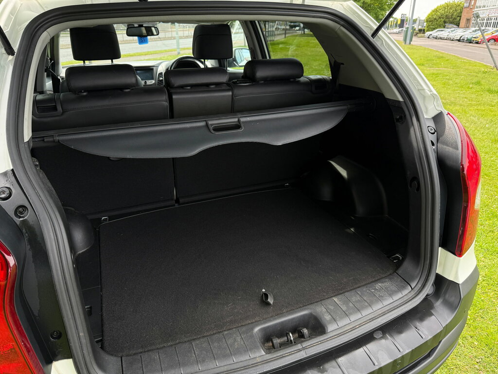 SsangYong Korando Suv Red #13