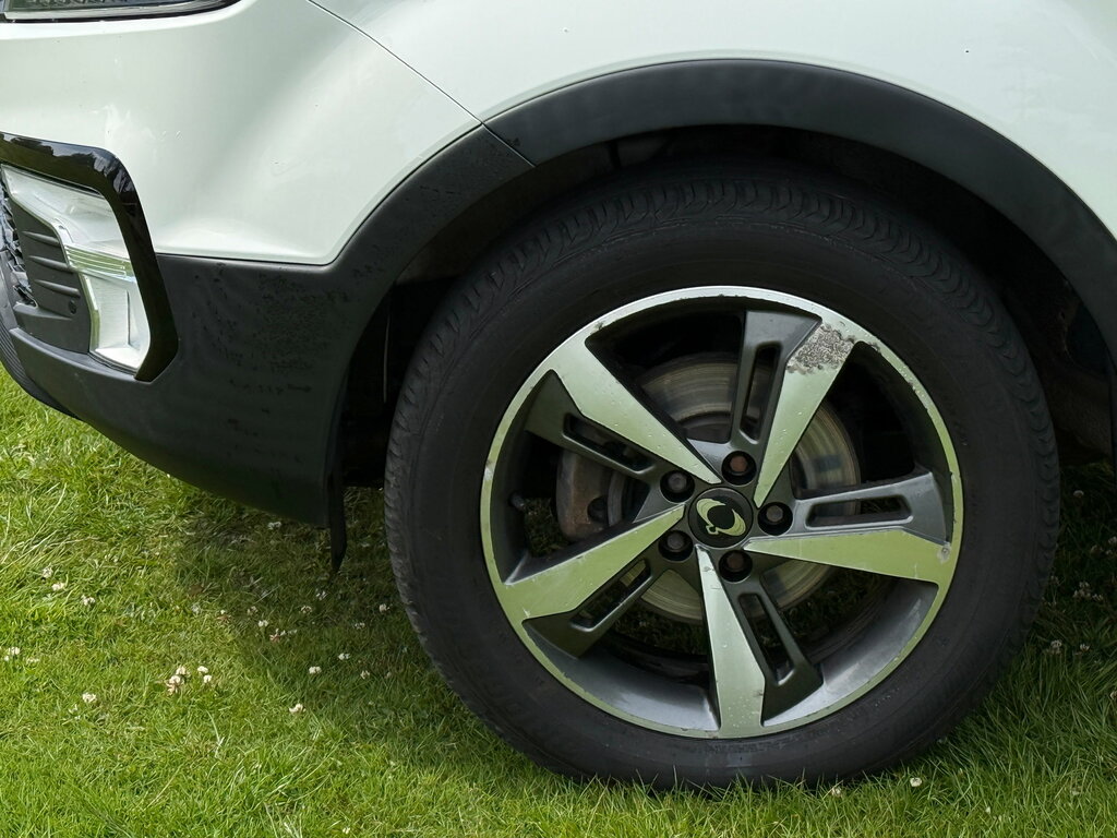 SsangYong Korando Suv Red #10