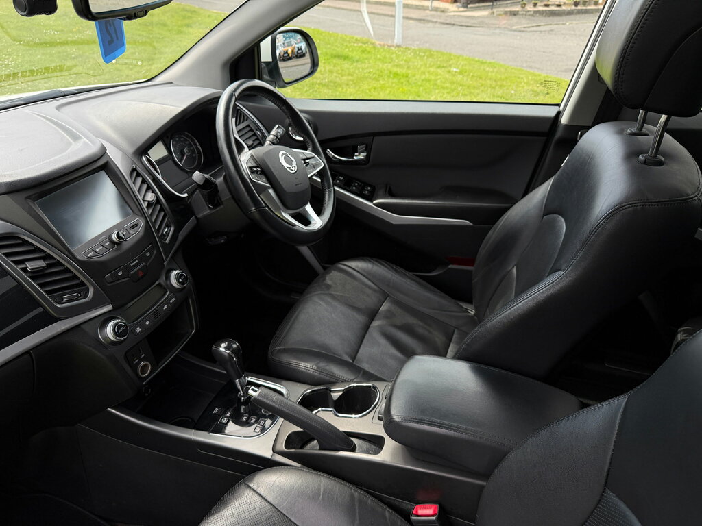 SsangYong Korando Suv Red #14