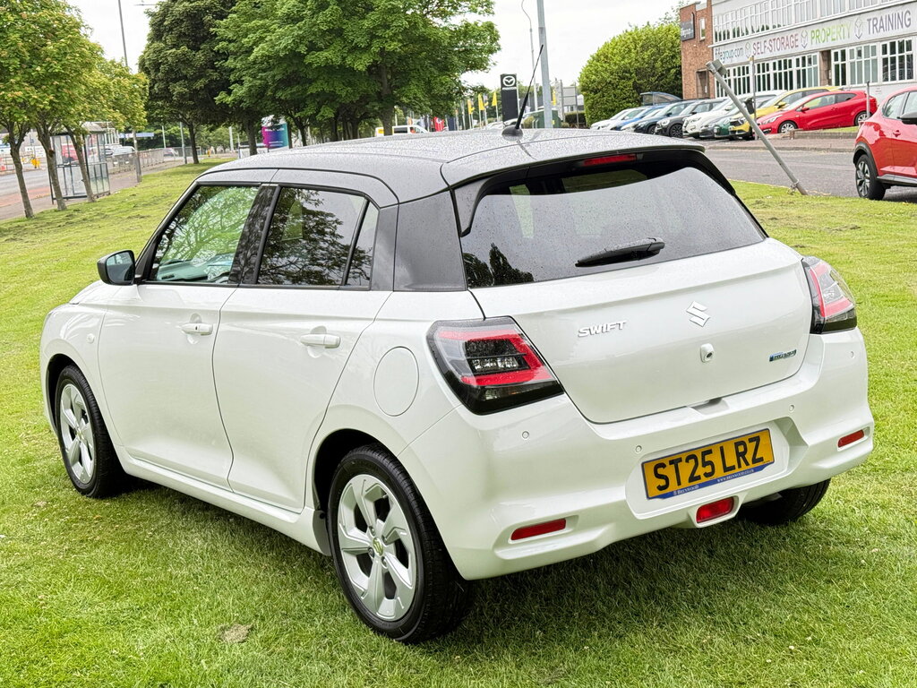 Suzuki Swift 1.2 Mhev Motion Hatchback Hybrid Cvt Eu White #4