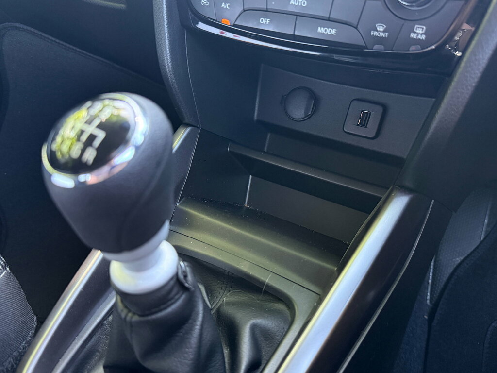 Suzuki Vitara 106Kw 49Kwh Motion Silver #16