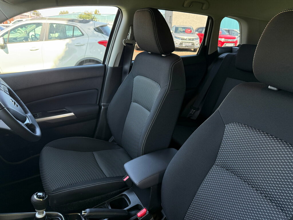 Suzuki Vitara 106Kw 49Kwh Motion Silver #15