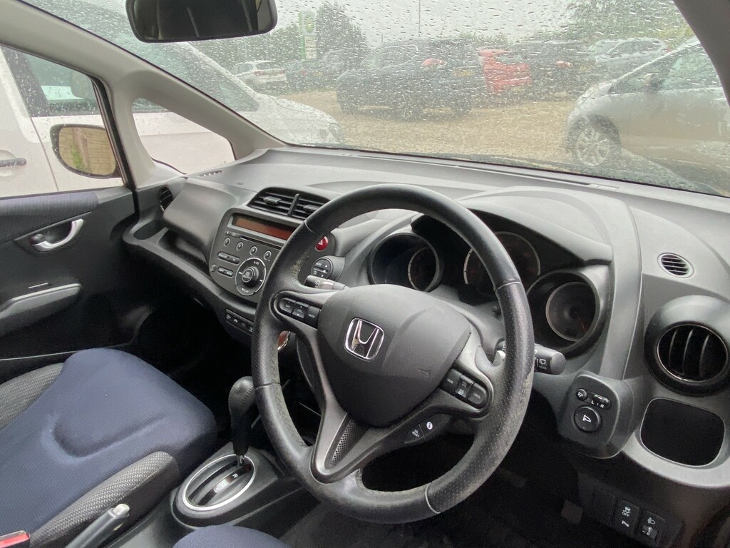 Honda Jazz Hatchback 1.4 I-vtec Es Plus 201363 Red #5