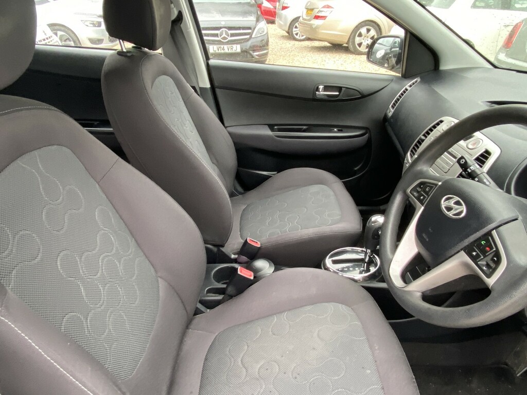 Hyundai I20 Red #11