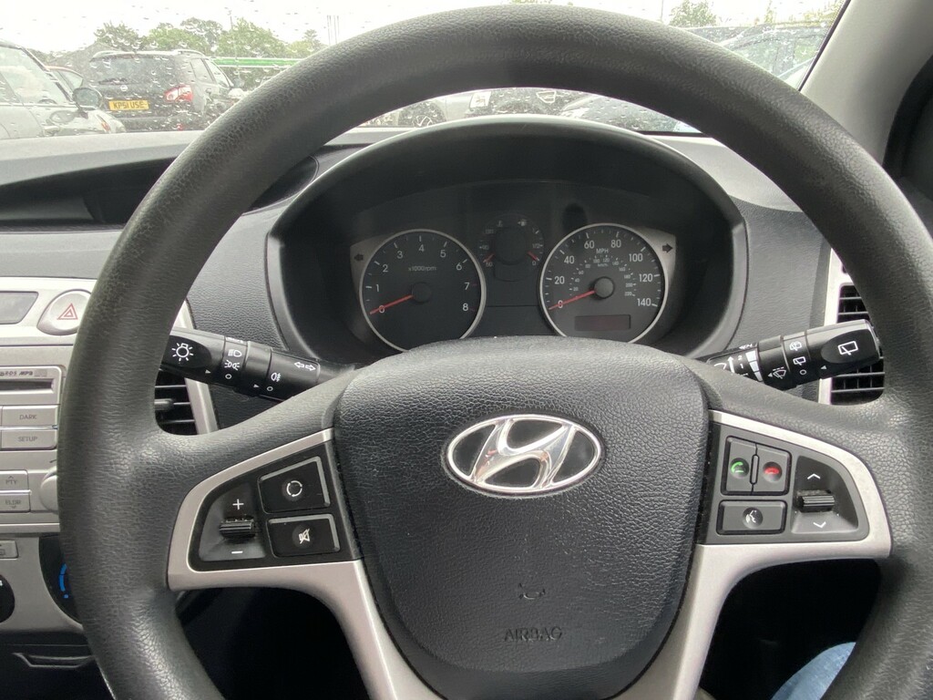 Hyundai I20 Red #9